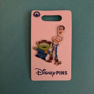 Disney Pixars Toy Story Woody and Alien 2 pack pin